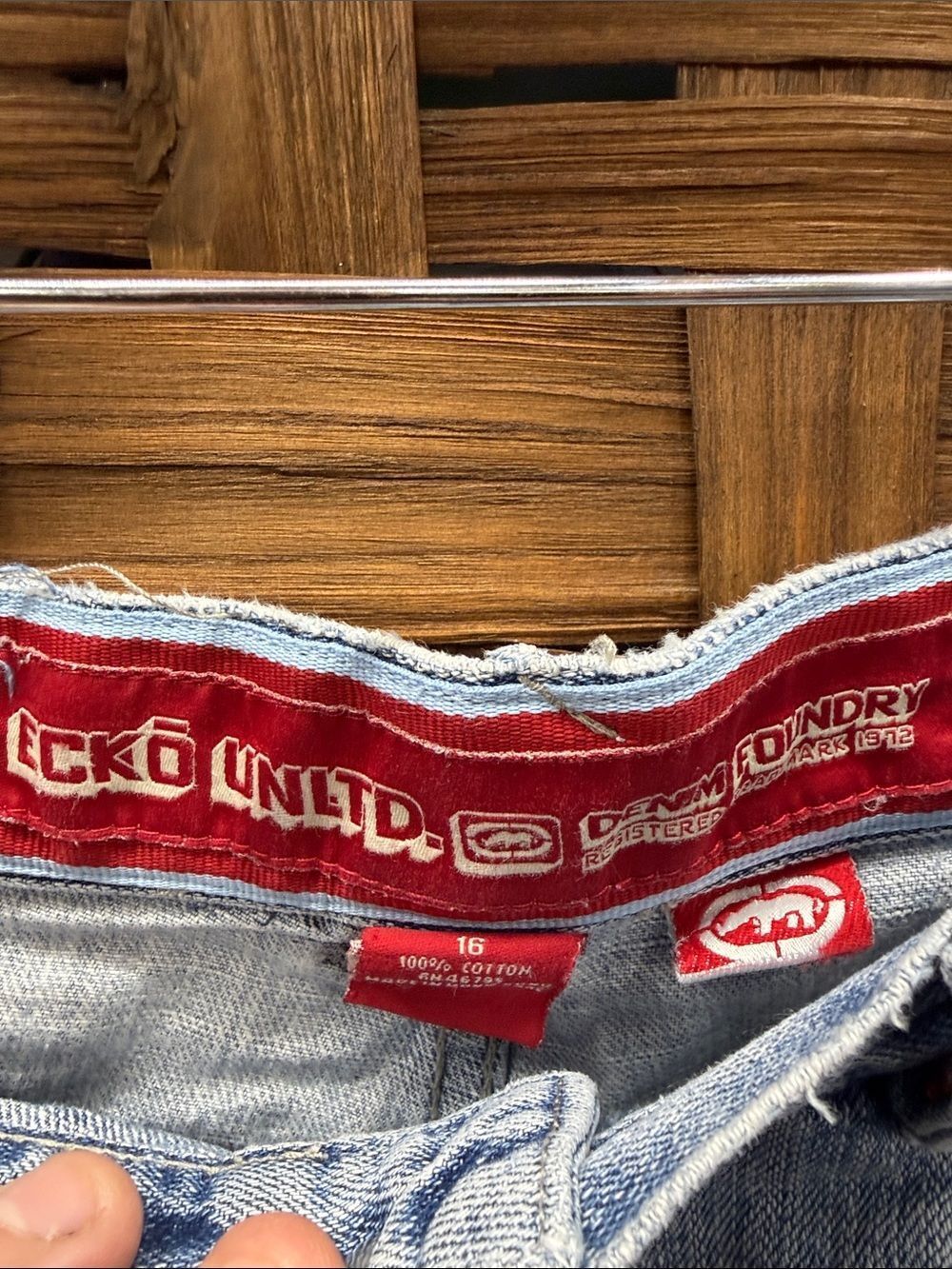 Vintage Y2K Ecko Unlimited Light Wash Denim Shorts with Red Trim - Picture 4 of 5